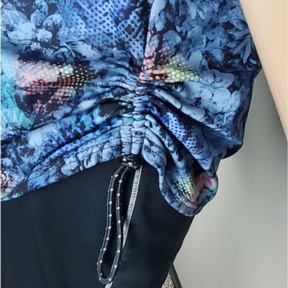 TYR Blue & Black Floral Swim Top - Picture 5 of 6